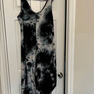 Black and White Tie-Dye Sleeveless Dress